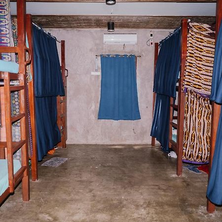 Sinag Hostel (Adults Only) General Luna  Ngoại thất bức ảnh