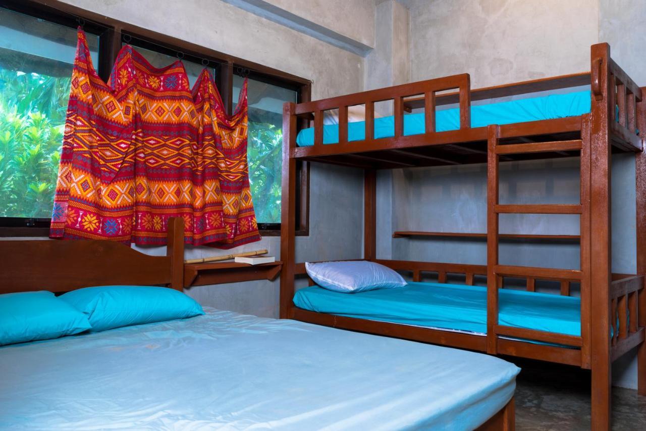 Sinag Hostel (Adults Only) General Luna  Ngoại thất bức ảnh