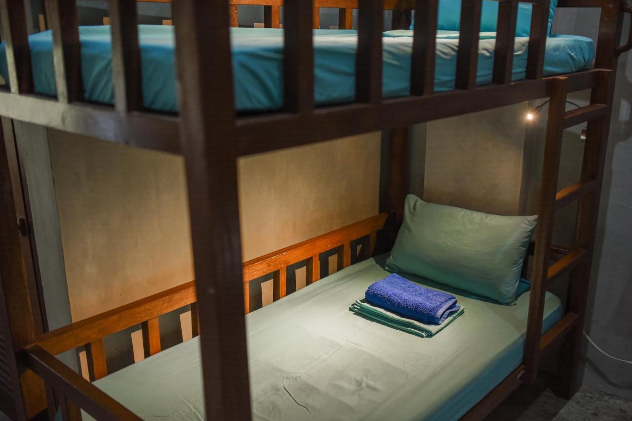 Sinag Hostel (Adults Only) General Luna  Ngoại thất bức ảnh