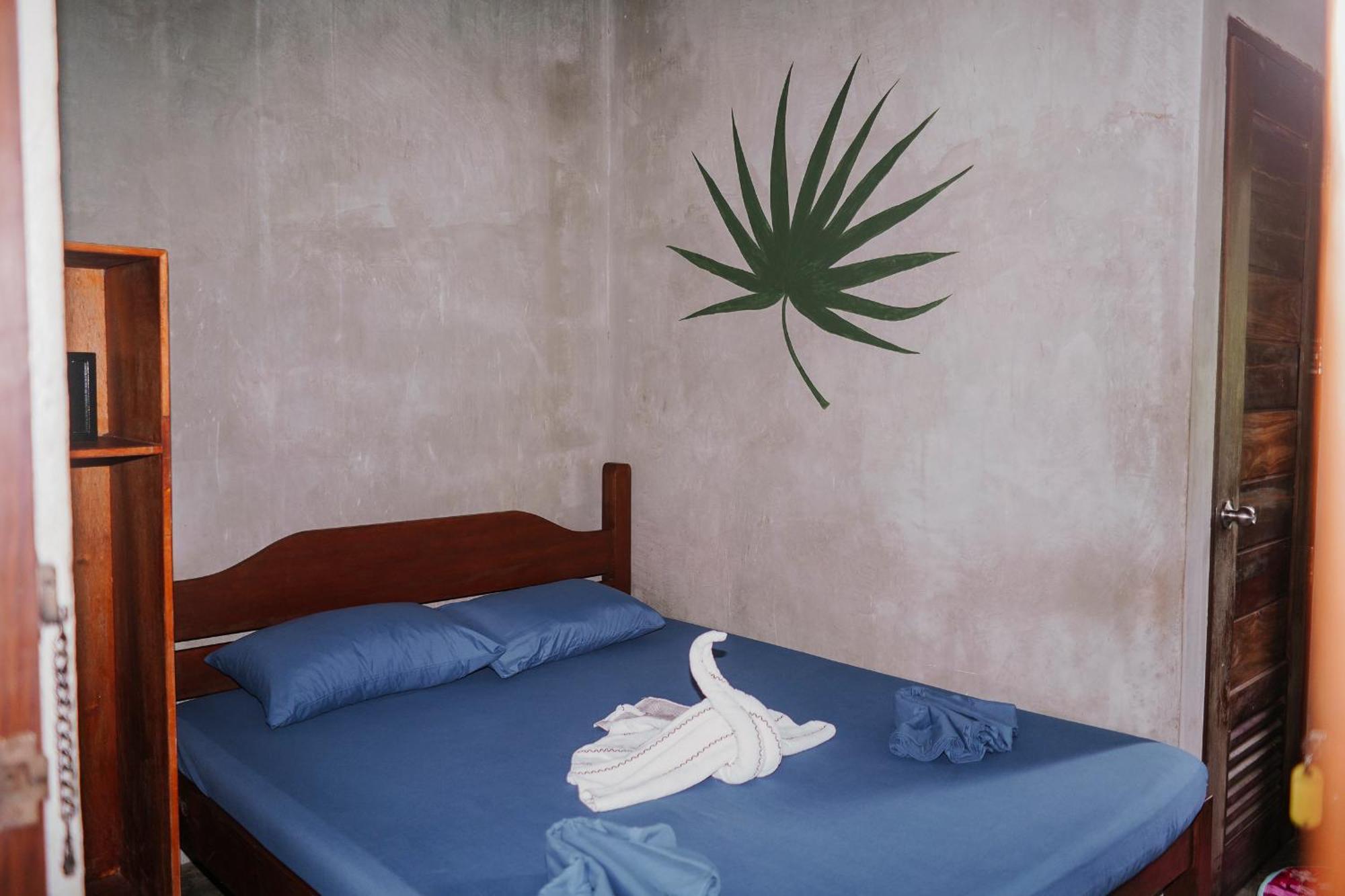 Sinag Hostel (Adults Only) General Luna  Ngoại thất bức ảnh